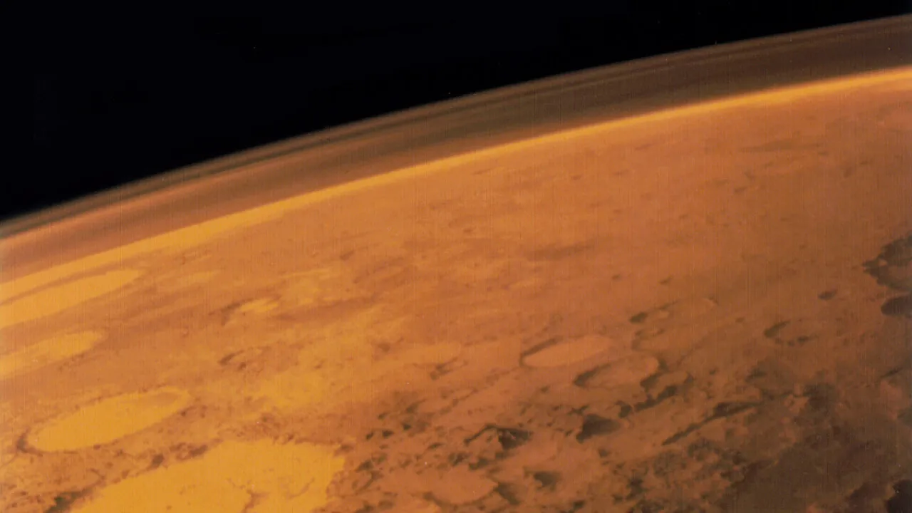 InSight stansiyasi Marsga meteoritlar urilganini ilk bor ishonchli tarzda qayd etdi