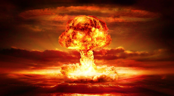 Atom bombasining yadroviy bombadan nima farqi bor?
